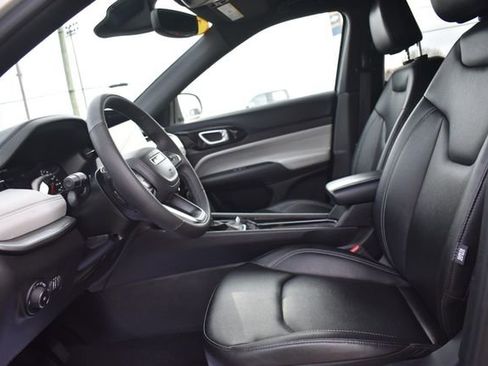 Used 2025 Jeep Compass Limited AWD/4WD image 23