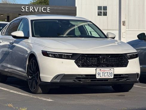 Used 2024 Honda Accord Touring image 2