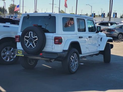 Certified 2025 Jeep Wrangler Unlimited Sahara AWD/4WD image 4