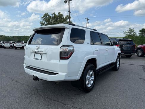 Used 2024 Toyota 4Runner SR5 AWD/4WD image 6