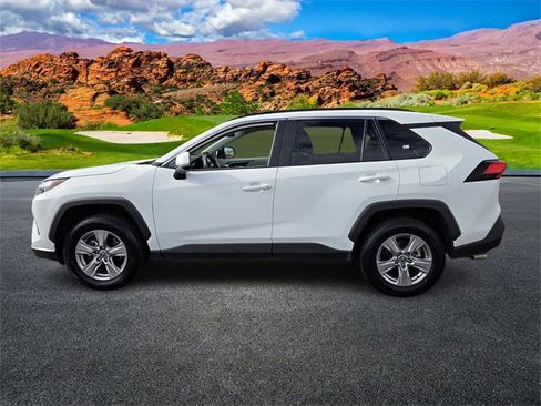 Used 2022 Toyota RAV4 XLE w/ Convenience Package image 7