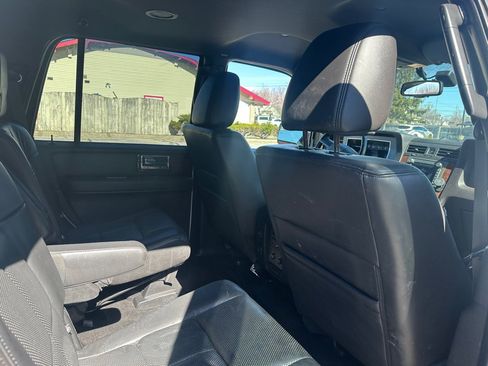 Used 2014 Lincoln Navigator 4WD image 12