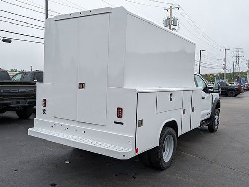 New 2025 Ford F550 4x4 Regular Cab Super Duty image 4
