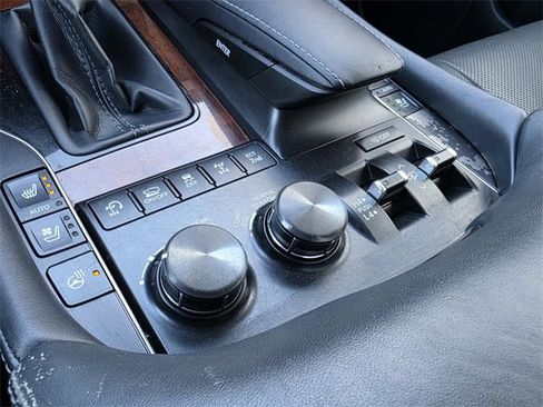 Used 2019 Lexus LX 570 570 image 29