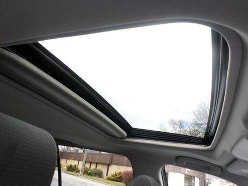 Used 2019 Toyota RAV4 XLE image 15