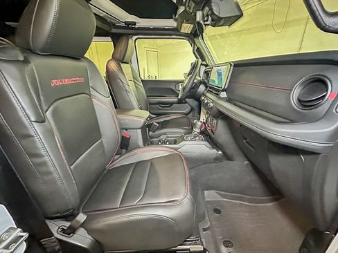 Used 2025 Jeep Wrangler Rubicon AWD/4WD image 6