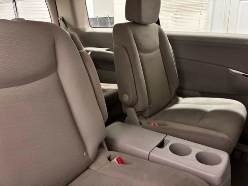 Used 2015 Nissan Quest S image 26