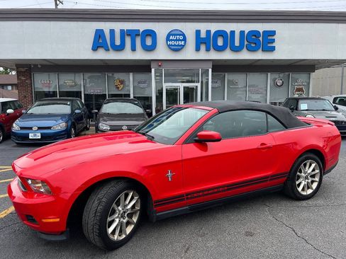Used 2011 Ford Mustang Premium w/ 202A Rapid Spec Order Code RWD image 10