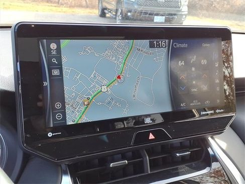 Used 2022 Toyota Venza Limited w/ Advanced Technology Package image 21