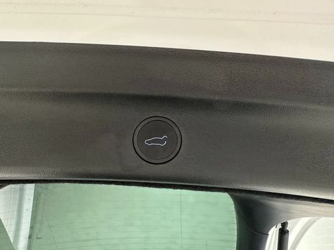 Used 2023 Tesla Model Y Long Range AWD/4WD image 9