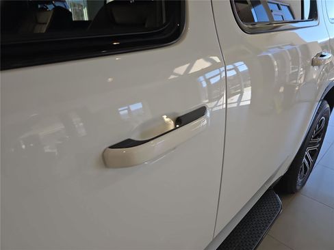 New 2026 Jeep Grand Wagoneer image 11