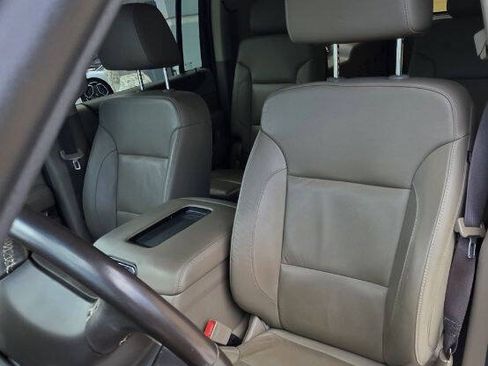 Used 2019 GMC Yukon XL SLT w/ HD Trailering Package RWD image 9
