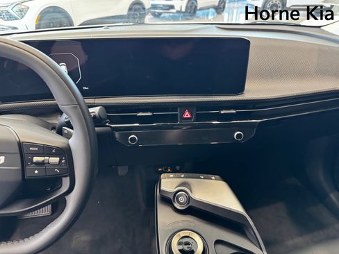 New 2025 Kia EV6 Wind image 15