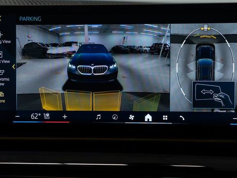 Used 2025 BMW 540i xDrive image 22