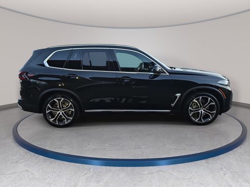 New 2026 BMW X5 xDrive50e w/ Climate Comfort Package AWD/4WD image 4