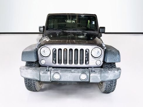 Used 2018 Jeep Wrangler Unlimited Sport w/ Connectivity Group AWD/4WD image 4
