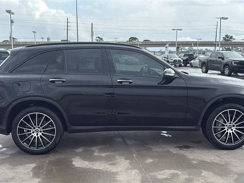 Used 2022 Mercedes-Benz GLC 300 w/ AMG Line image 8