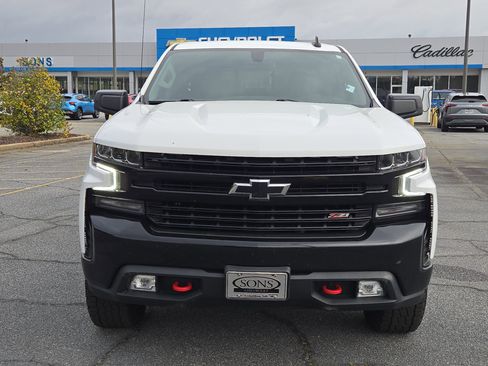 Used 2021 Chevrolet Silverado 1500 LT Trail Boss w/ Convenience Package II image 3