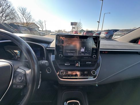 Used 2019 Toyota Corolla XSE image 15