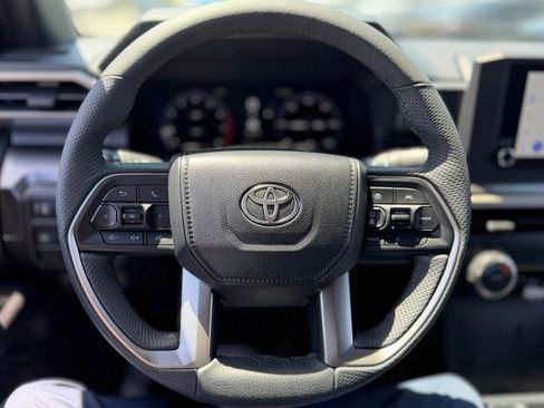 Certified 2025 Toyota Tacoma TRD Off-Road AWD/4WD image 9