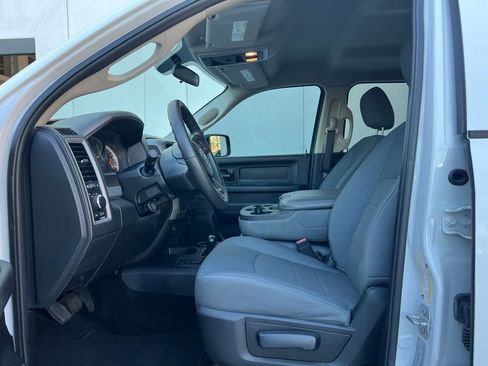 Used 2017 RAM 2500 Tradesman w/ Chrome Appearance Group image 11