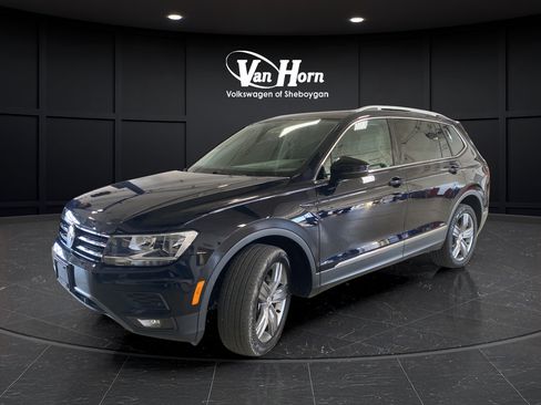 Used 2020 Volkswagen Tiguan SEL AWD/4WD image 3