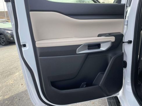 Used 2024 Ford Ranger Lariat w/ FX4 Off-Road Package image 2