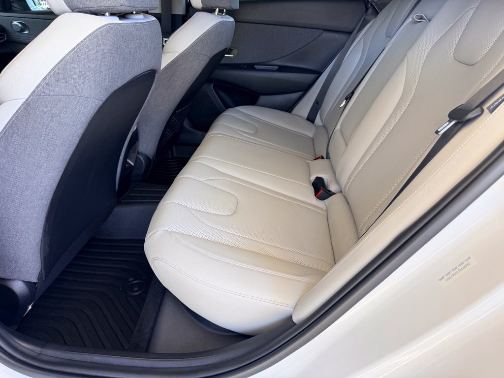 Used 2025 Hyundai Elantra Limited FWD image 32