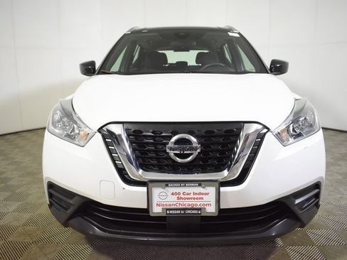 Used 2020 Nissan Kicks SV image 2