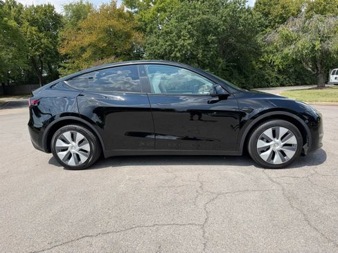 Used 2023 Tesla Model Y Long Range AWD/4WD image 6