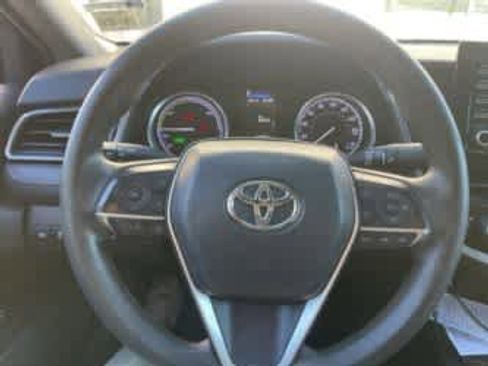 Used 2021 Toyota Camry LE image 19