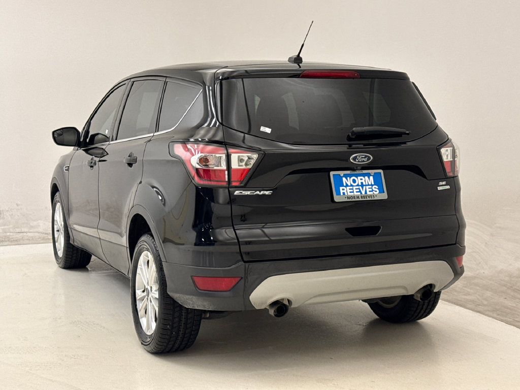 Used 2017 Ford Escape SE FWD image 7