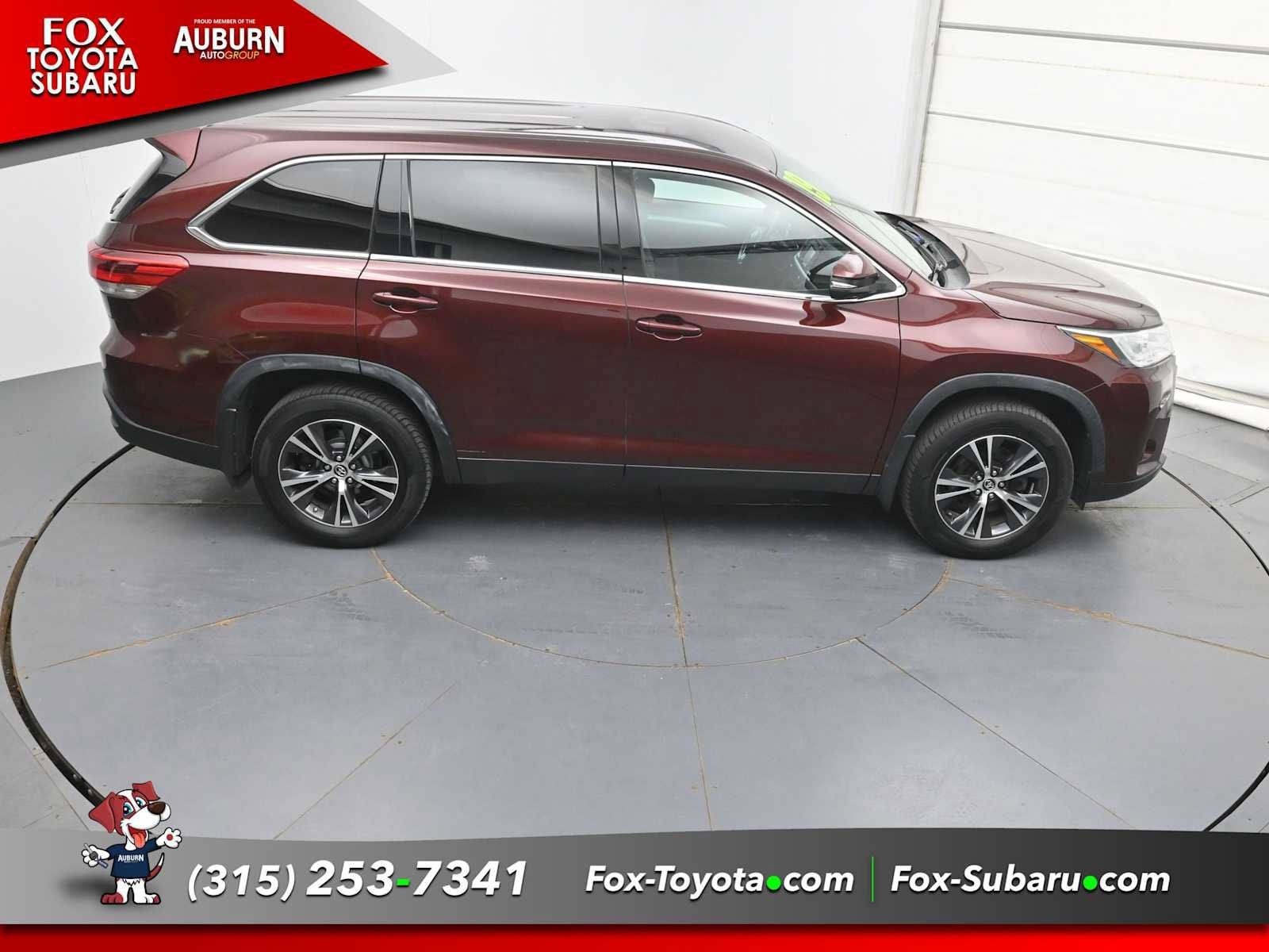 Used 2019 Toyota Highlander LE AWD/4WD image 30