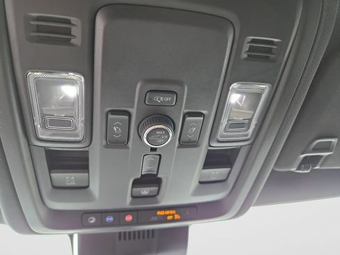 Used 2025 Chevrolet Tahoe High Country AWD/4WD image 30