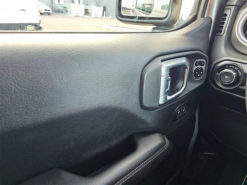 Used 2020 Jeep Wrangler Unlimited Sahara w/ Uconnect 4C Nav & Sound Group image 29