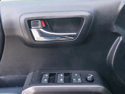 Used 2021 Toyota Tacoma TRD Off-Road w/ TRD Premium Off Road Package image 19