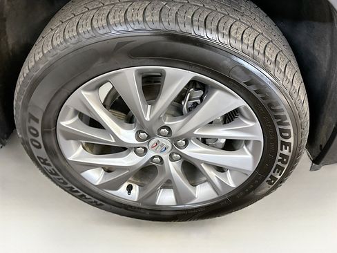 Used 2025 Buick Enclave Preferred image 11