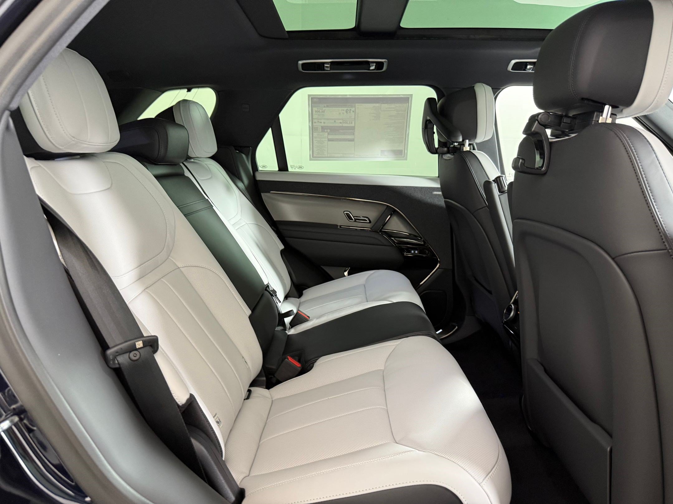 New 2026 Land Rover Range Rover Sport Dynamic SE AWD/4WD image 27