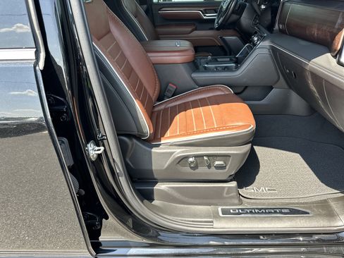 Certified 2025 GMC Sierra 2500 Denali Ultimate w/ Max Trailering Package AWD/4WD image 17