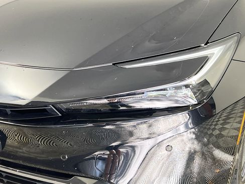 Used 2025 Toyota Prius Limited w/ Limited Premium Package image 12