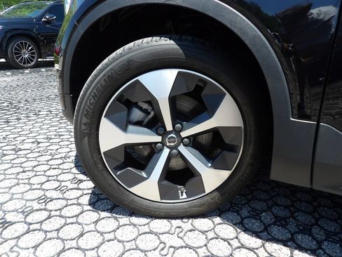 Certified 2024 Volvo XC40 B5 Plus w/ Protection Package Premier AWD/4WD image 31
