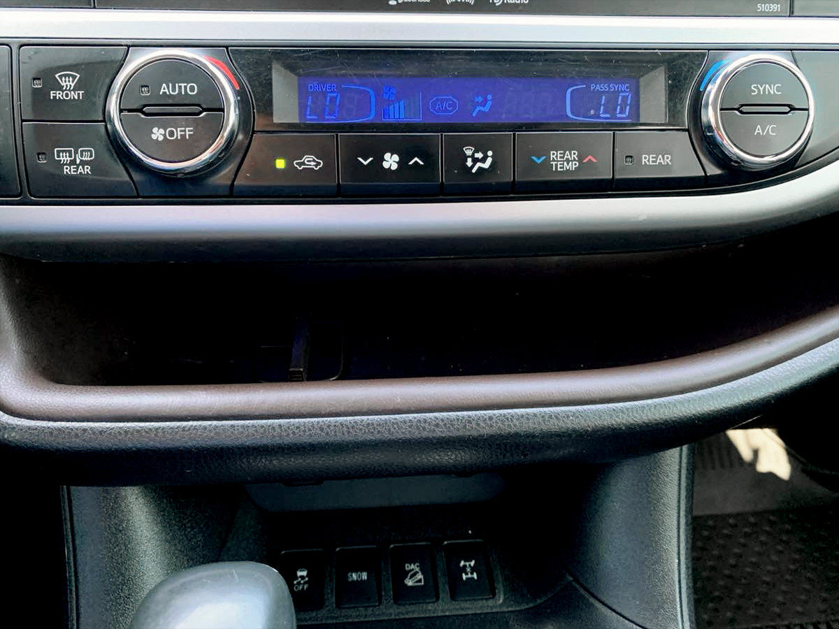 Used 2019 Toyota Highlander Limited AWD/4WD image 33