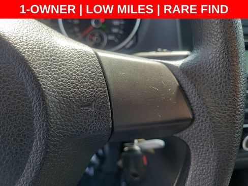 Used 2014 Volkswagen Golf 4-Door FWD image 25
