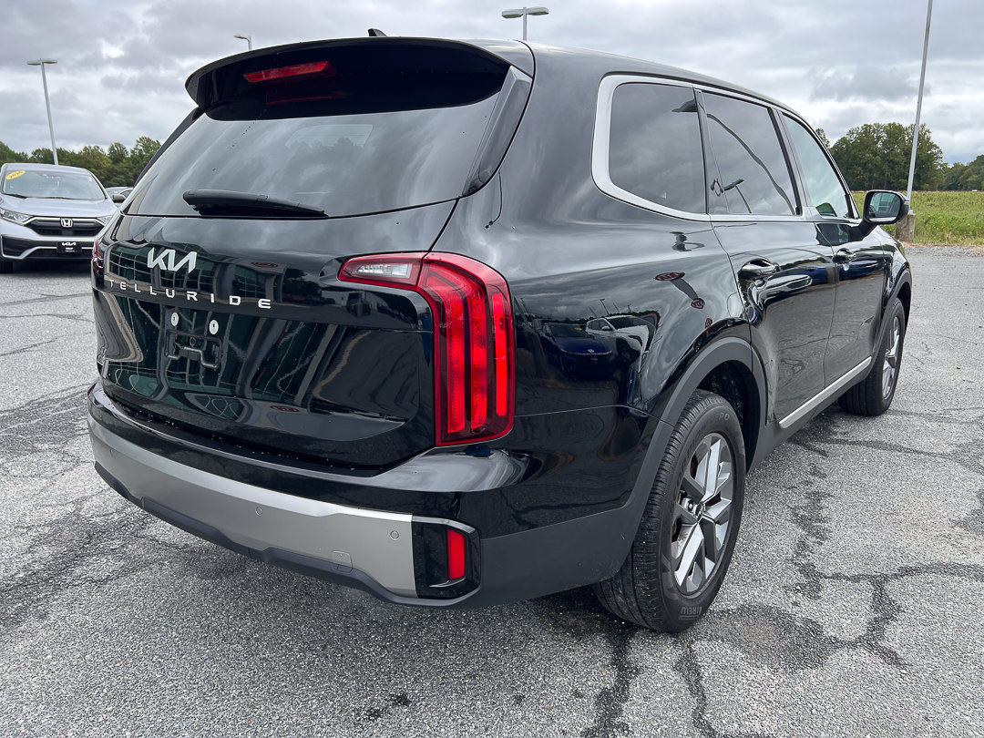 Used 2025 Kia Telluride LX FWD image 10