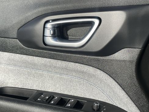 Used 2024 Jeep Compass Sport image 20