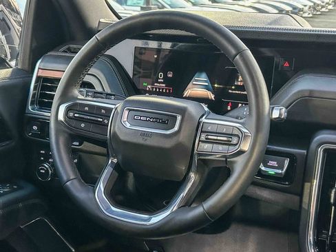 Used 2025 GMC Yukon Denali AWD/4WD image 19