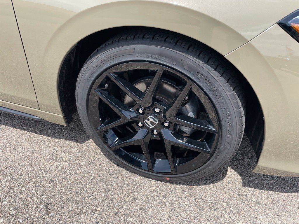 Used 2025 Honda Civic Sport image 3
