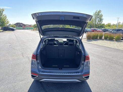 Used 2023 Volkswagen Taos SE w/ Panoramic Sunroof Package AWD/4WD image 27