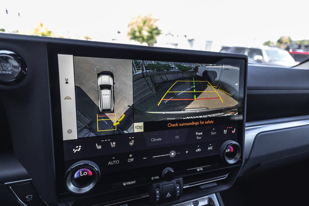 Used 2024 Lexus GX 550 w/ Accessory Package (Z1) AWD/4WD image 12
