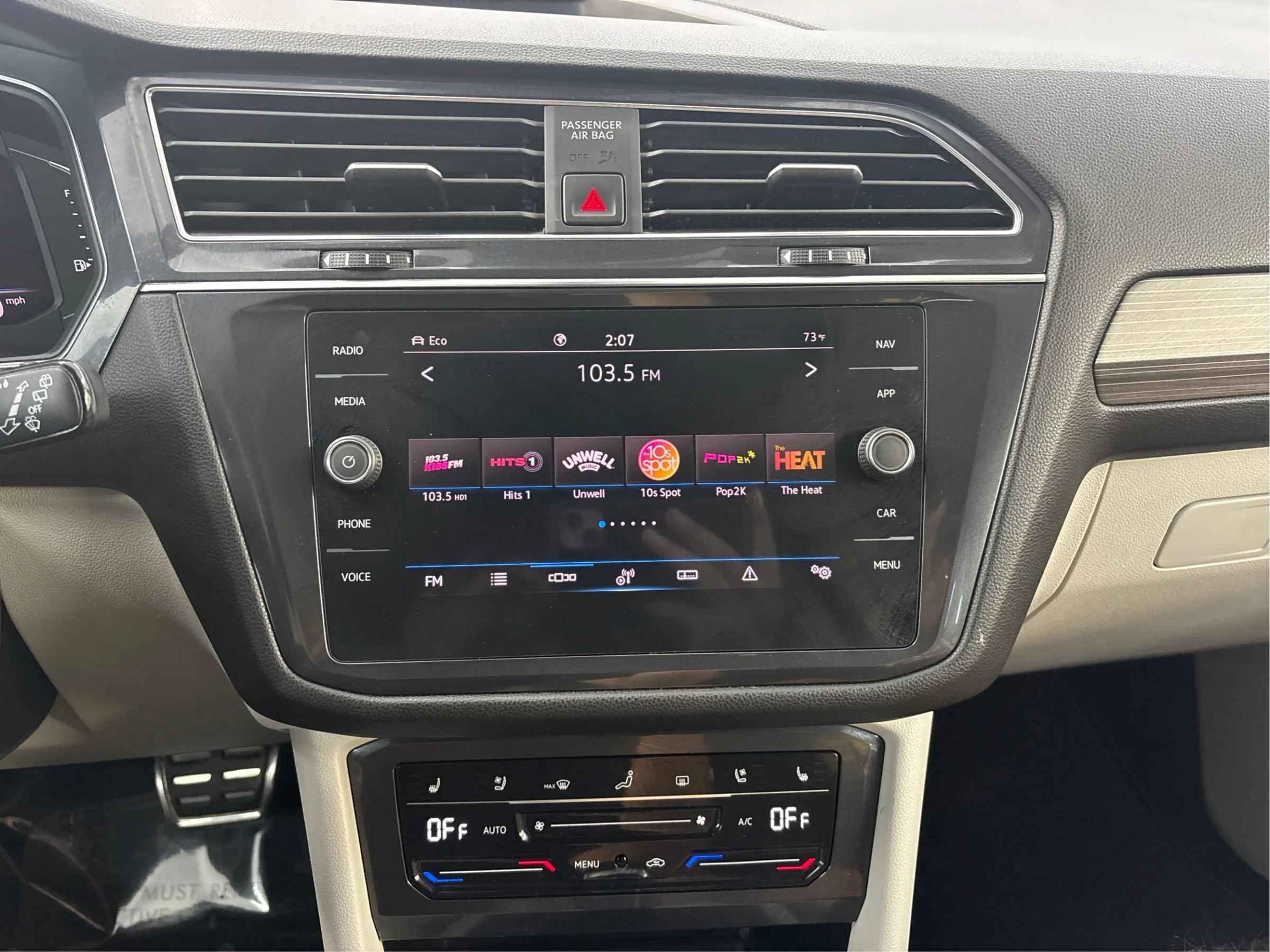 Used 2022 Volkswagen Tiguan SEL R-Line AWD/4WD image 19